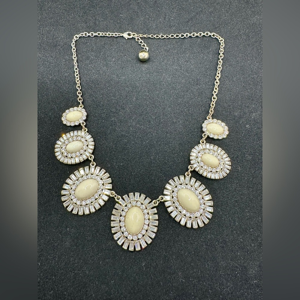 Statement necklace